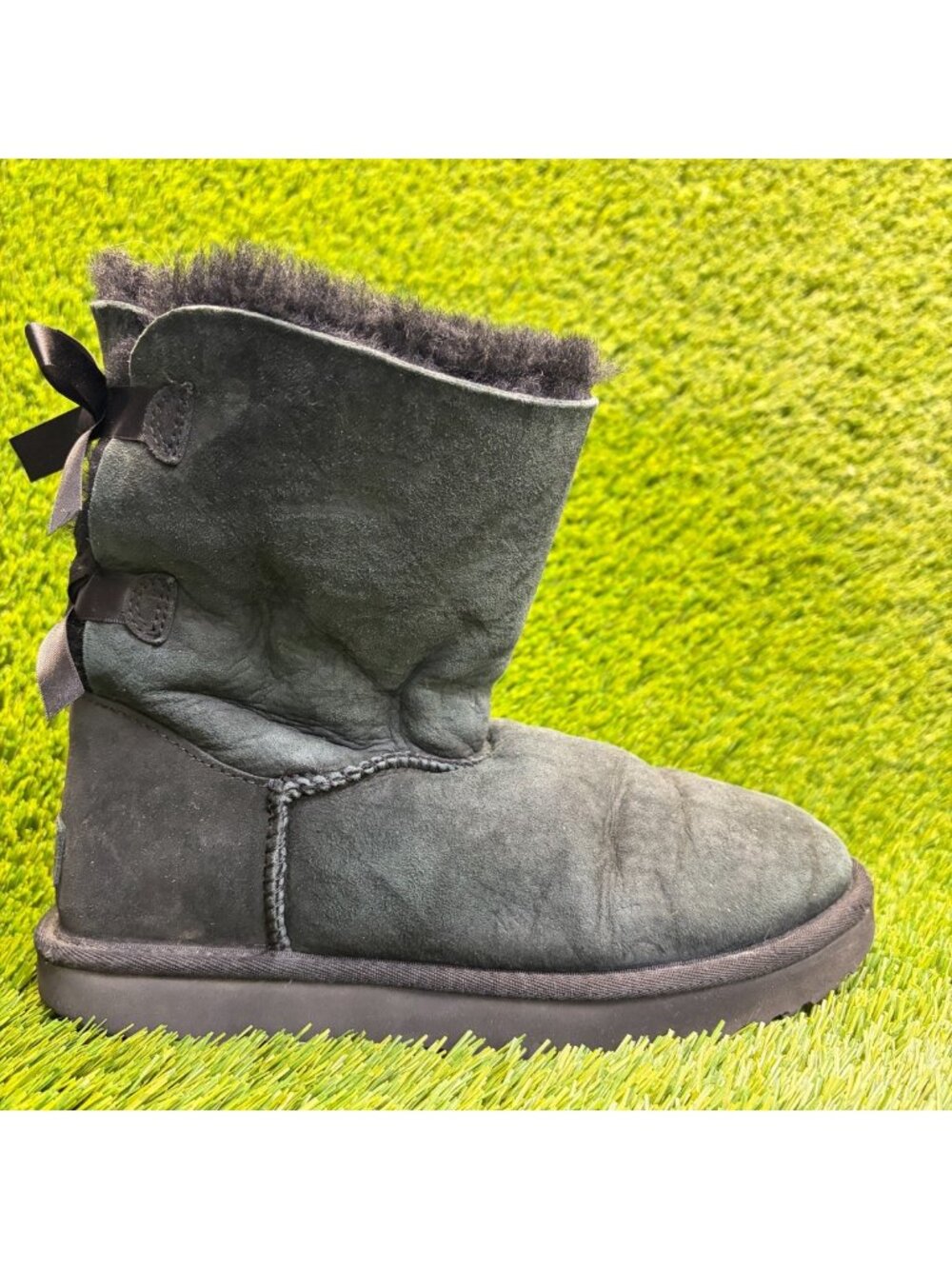 UGG Bailey Bow II Womens Size 8 Black Classic Outdoor Walking Suede Winter Boots